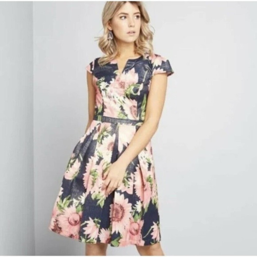 Modcloth Personal Boldness Metallic Floral‎ Fit And Flare Dress Size 6 - Picture 11 of 11